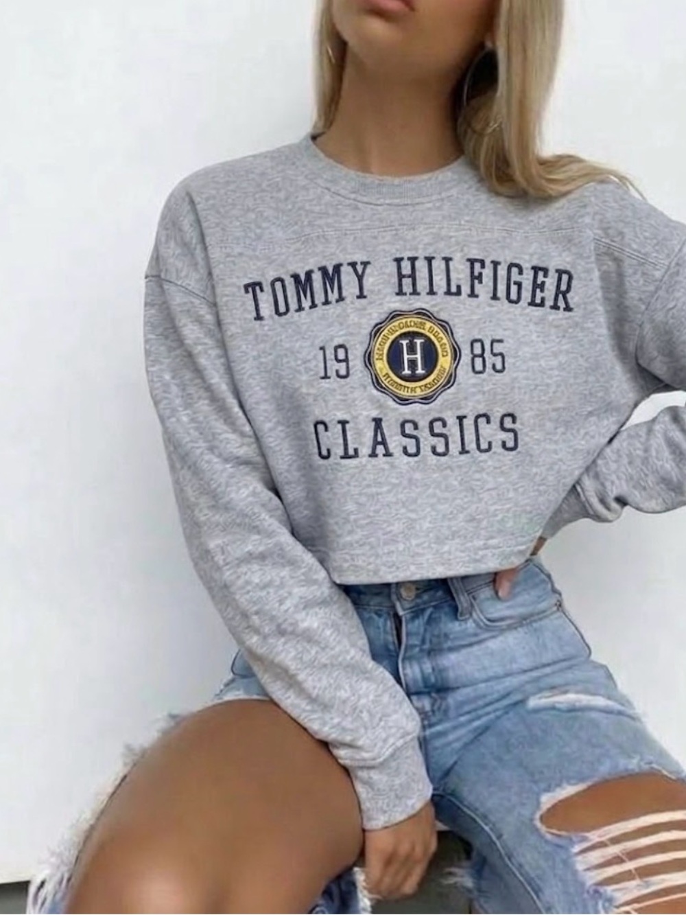 Tommy Hilfiger Gray Classic Vintage Cropped Sweatshirt